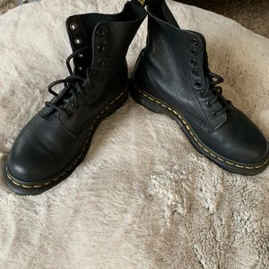 Dr. martens women’s Pascal boot
